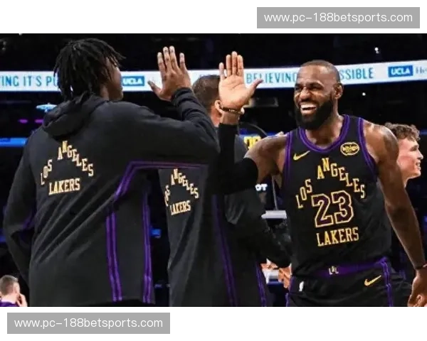 聚光灯下的王权与挑战：湖人vs雷霆视频直播，谁才是西部真正的破局者？